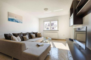 Lovely aparment Marko with balcony in Pula